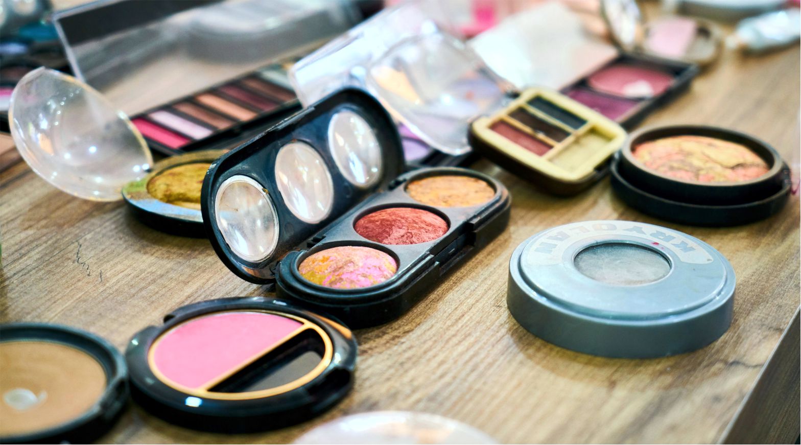 makeup kit in use makeup kit in use